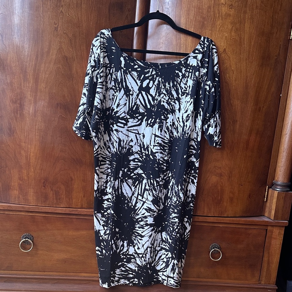 Diane Von Furstenberg Black and White Patterned Mini Dress